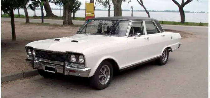 Weißer Oldtimer – beispielhaftes Ankaufsfahrzeug in Themar